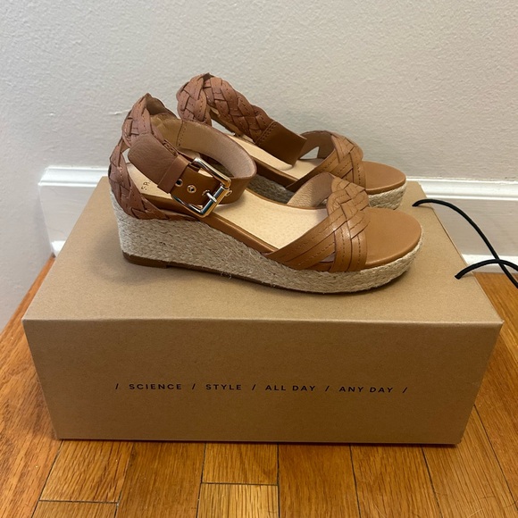 Frankie 4 Upton Sandals - Picture 3 of 5